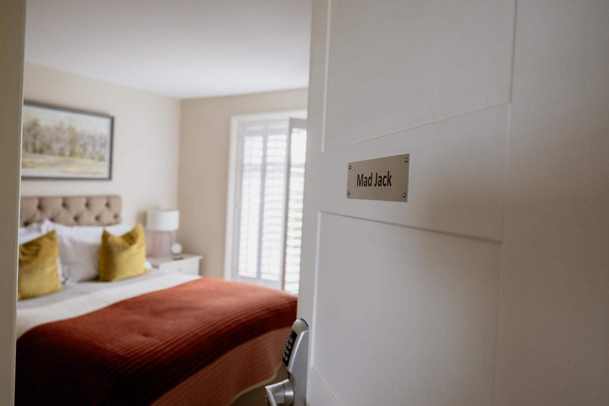 White Hart Hotel *